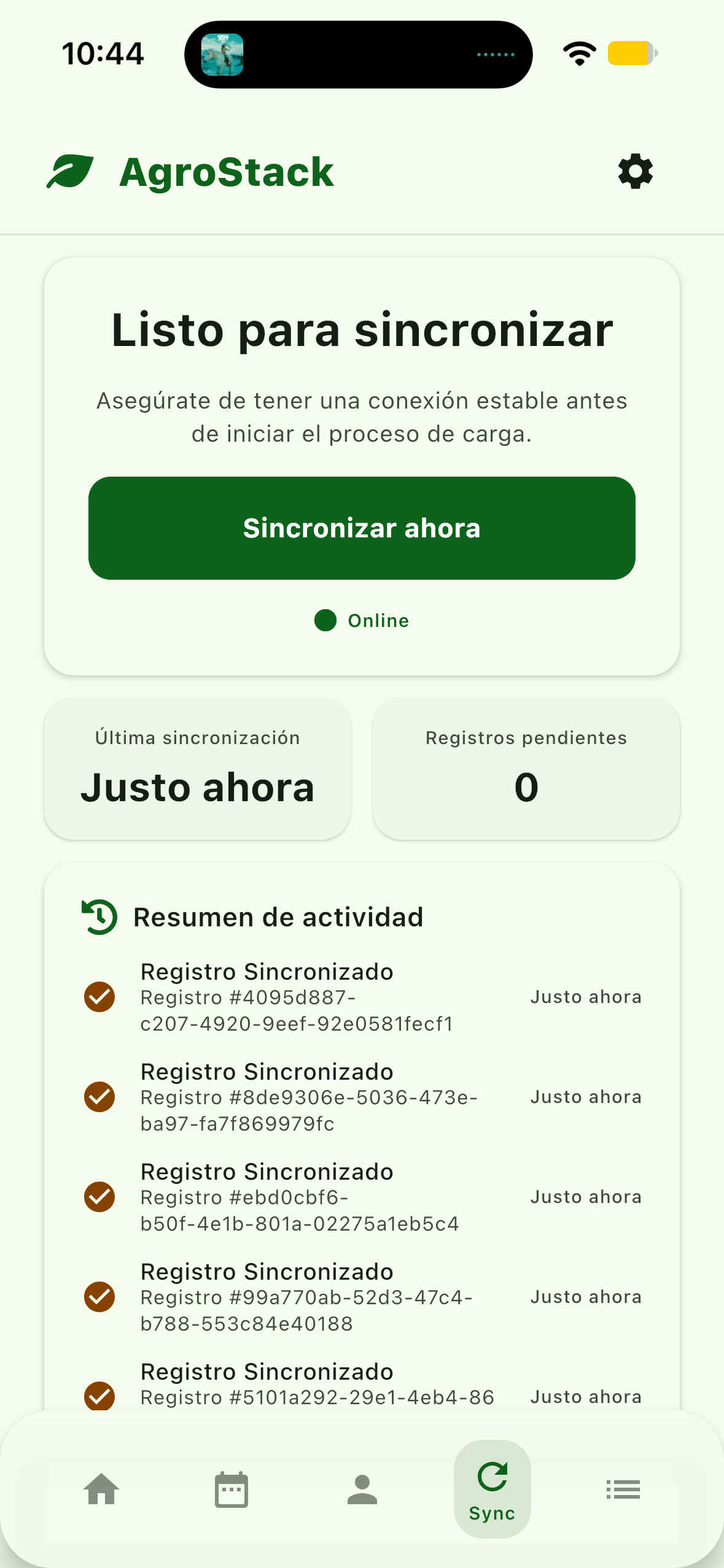 Captura de pantalla de AgroStack mostrando la pantalla de sincronización, con el botón Sincronizar ahora, el estado de conexión y el resumen de actividad.